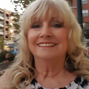 Meet your Posher, Elaine